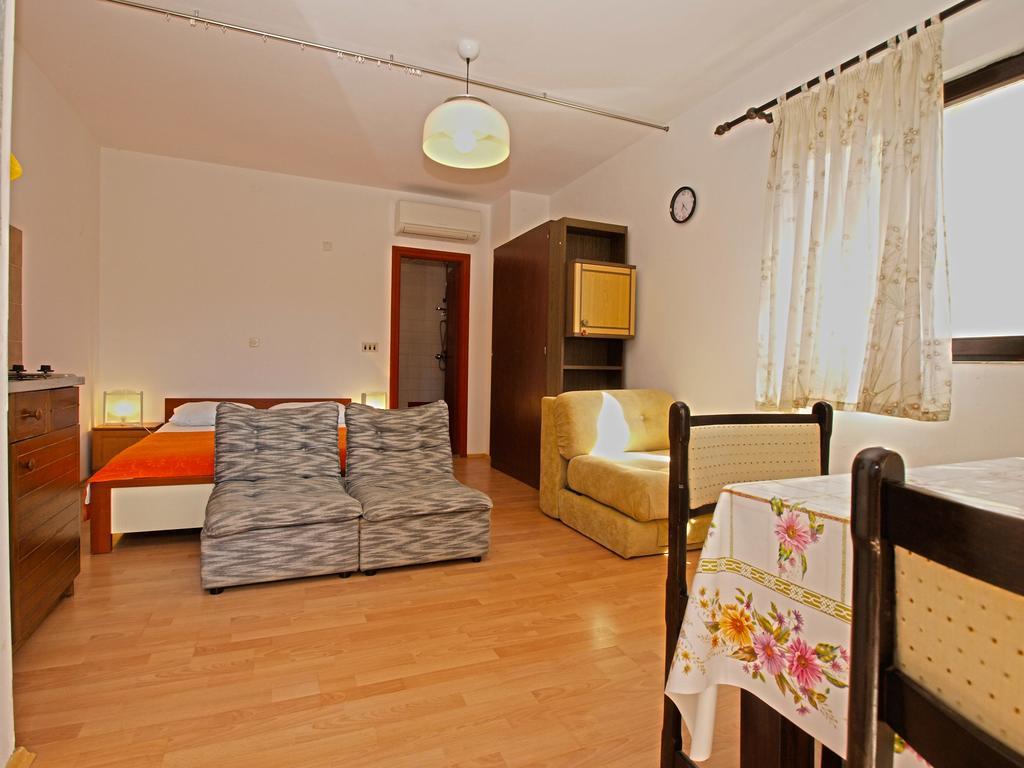 Apartments Antica Pula Luaran gambar